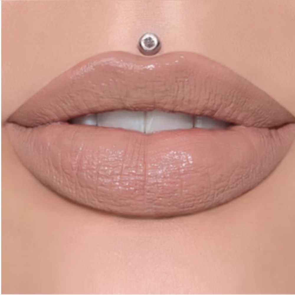 Jeffree Star Supreme Gloss in Blow My Candles Shade ( peachy light nude)~NIB